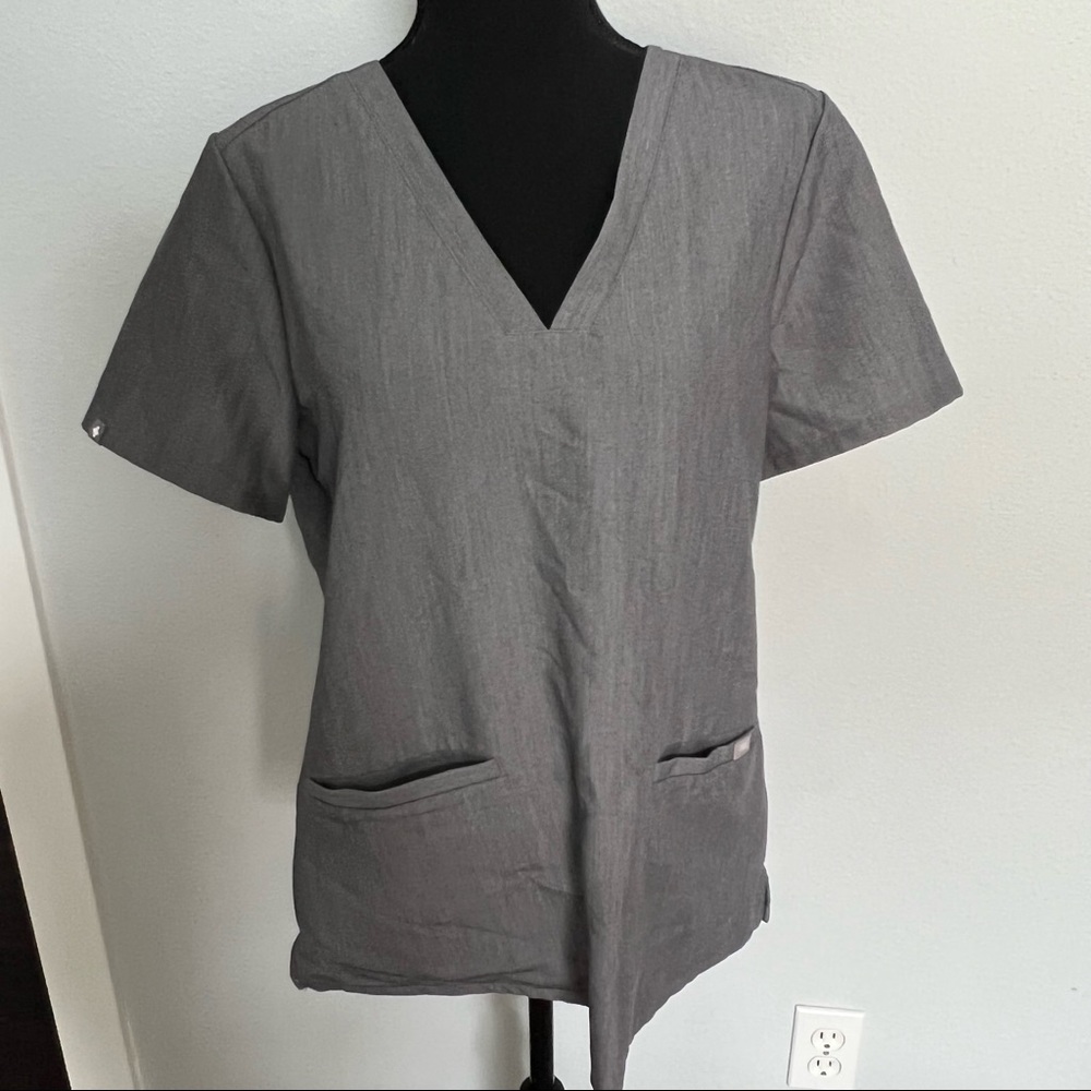 Figs scrub top
